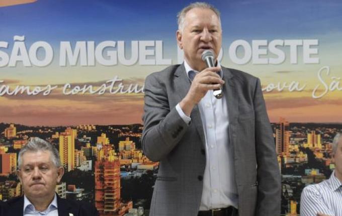 Trevisan anuncia mais de R$ 12 milhões em obras na Saúde