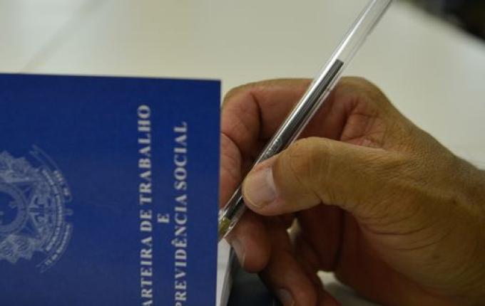 Mulher vai a entrevista de emprego e acaba presa em SC