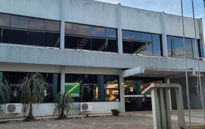 Município de Riqueza retifica editais de concurso público após liminar