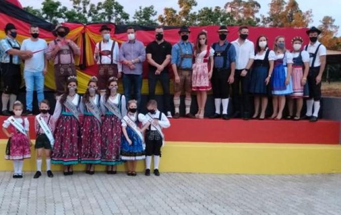 Inauguração de letreiro turístico em Linha Becker é atração da 42ª Oktoberfest