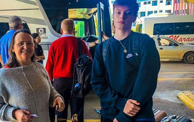 Passageiros de ônibus envolvido em acidente com morte na 282 relatam que motorista foi herói