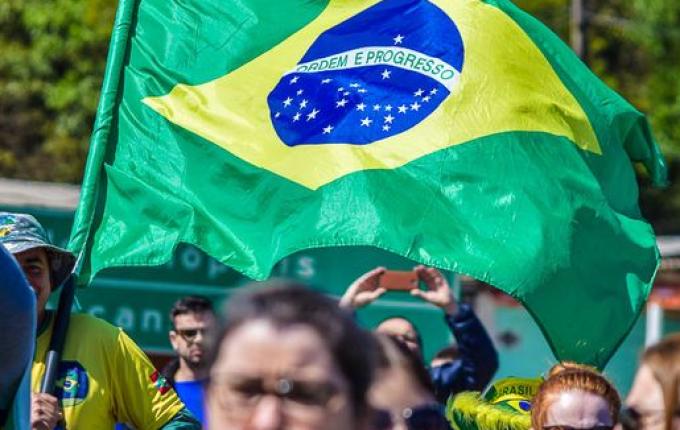 Mesmo após posse, manifestantes convocam greve geral e seguem em frente a quartéis em SC