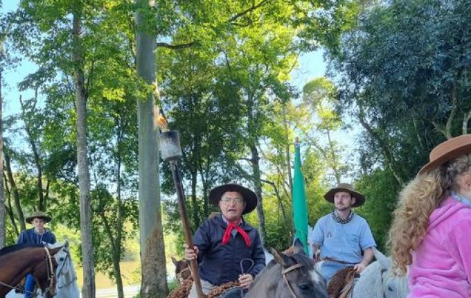 Cavalgada da Chama Crioula reúne mais de 50 cavalarianos