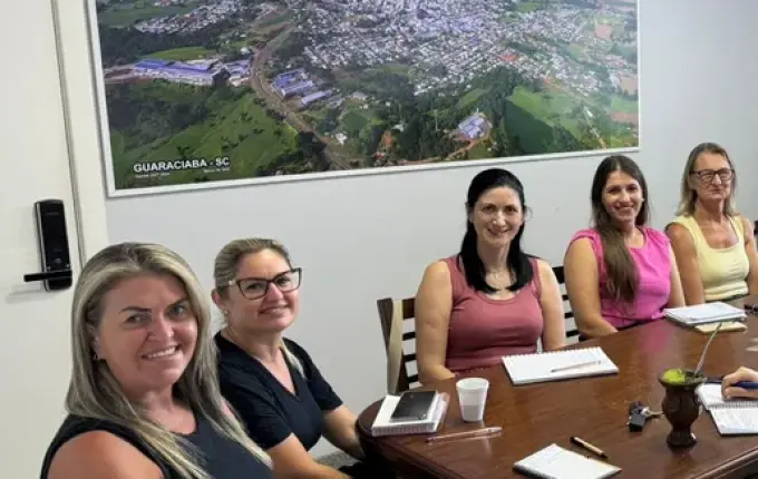 Reunião com diretoras marca início do planejamento escolar em Guaraciaba