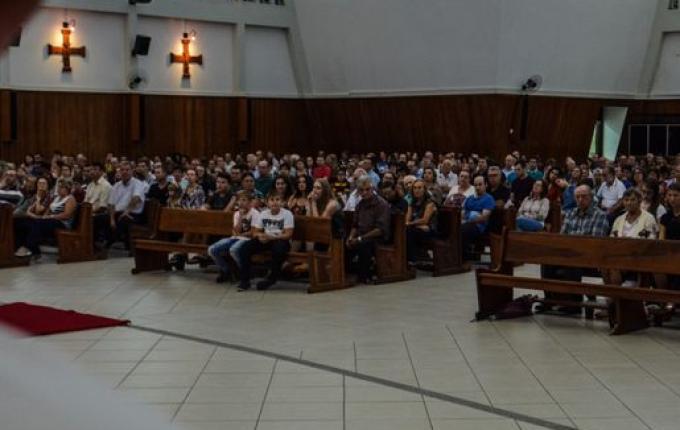 Celebrações e confissões marcam Semana Santa na paróquia São Miguel Arcanjo