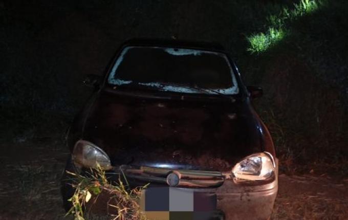 Colisão traseira entre dois carros deixa mulher ferida na BR-158