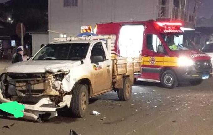 Acidente entre moto e caminhonete deixa um ferido em São José do Cedro