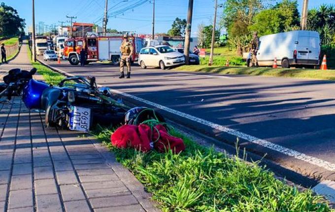 Acidente deixa jovem gravemente ferido na Willy Barth; vídeo