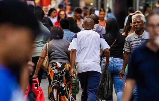 Brasil tem 213,4 milhões de habitantes, diz IBGE