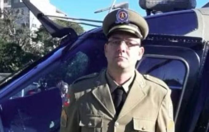 Sargento da PM morre após ser atingido por tronco de árvore em SC