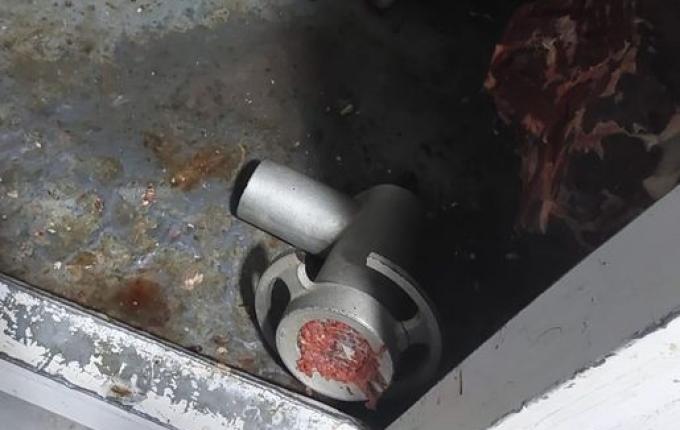 Mais de 1 tonelada de alimentos impróprios é apreendida em fiscalização em Descanso