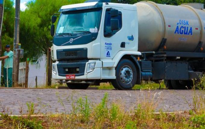 Transporte de água com caminhão pipa começa nesta quarta em SMOeste