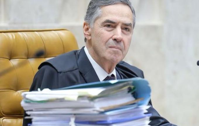 ‘Nosso papel é impedir volta ao passado’, afirma Barroso em defesa da democracia