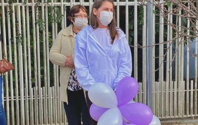 Moradora de SMO é recepcionada com alegria após receber transplante de pulmão em Porto Alegre
