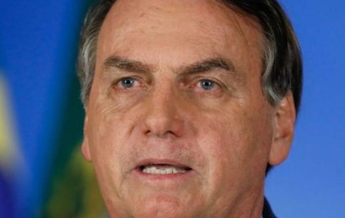 Bolsonaro diz que Moro aceitaria demissão de Valeixo depois de ser indicado para o STF