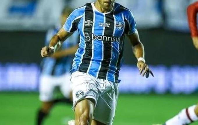 Grêmio joga mal e empata com o Brasil-Pel na estreia do Gauchão