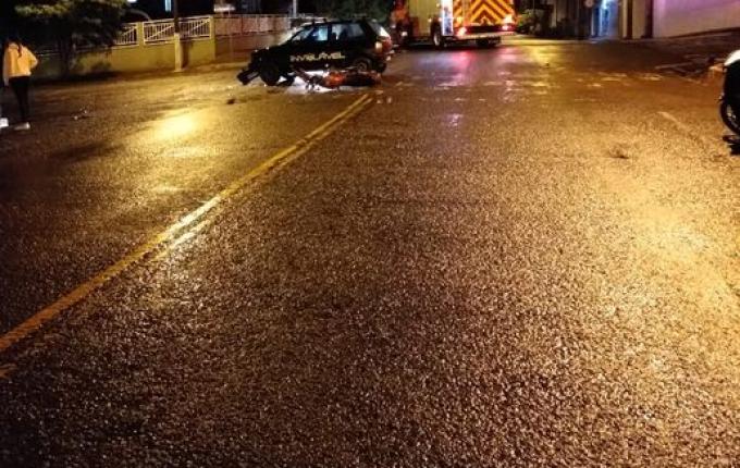 Jovem sofre ferimentos generalizados em colisão em São José do Cedro