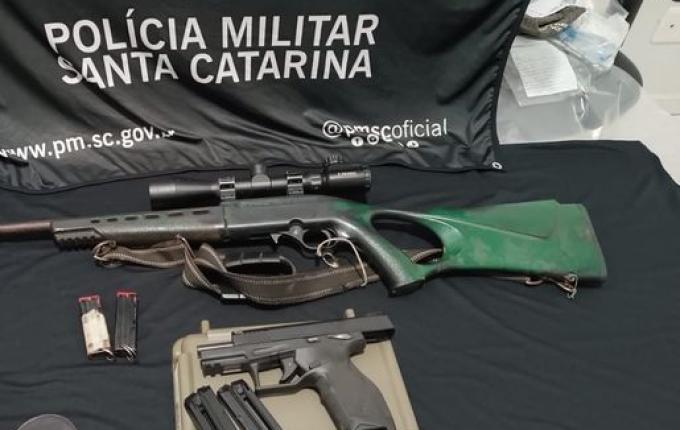 Homem é preso ao disparar arma de fogo em via pública no interior de SMO