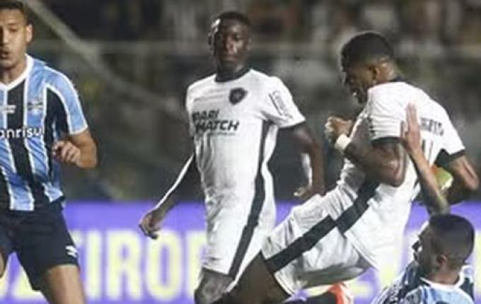 Grêmio perde a quarta partida consecutiva e entra no Z4 do Brasileirão