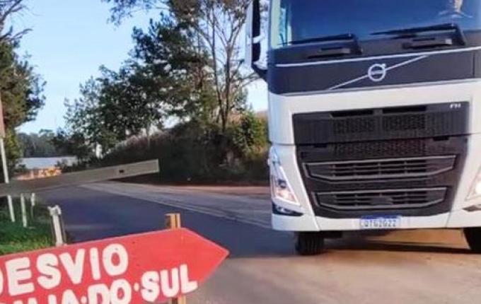 Motoristas devem redobrar atenção ao transitar em vias de desvio da BR-163