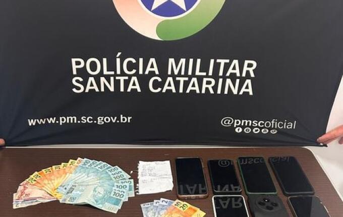 Casal é preso por tráfico de drogas após abordagem da Polícia Militar em Maravilha