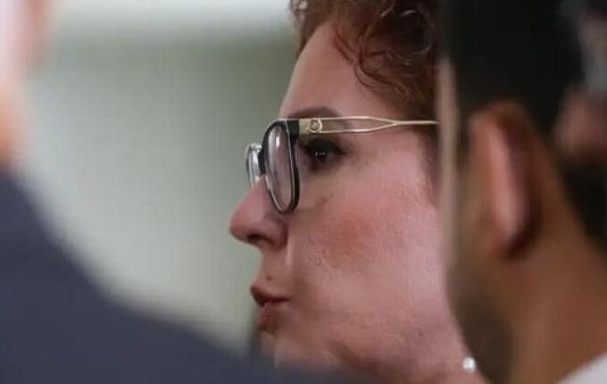 Justiça italiana decide manter Carla Zambelli presa por “grau máximo” de risco de fuga