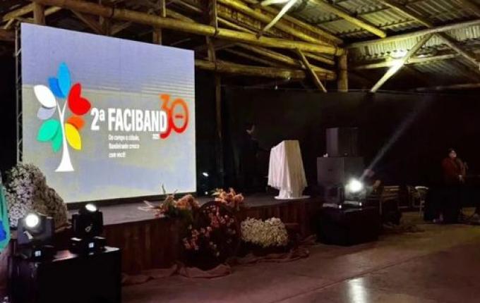 Com show de Felipe & Falcão, Faciband abre nesta sexta-feira em Bandeirante