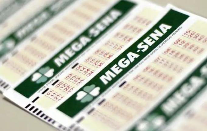 Três apostas acertam as seis dezenas da Mega-Sena
