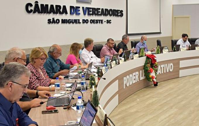 Câmara aprova aumento do auxílio-alimentação de servidores do Executivo