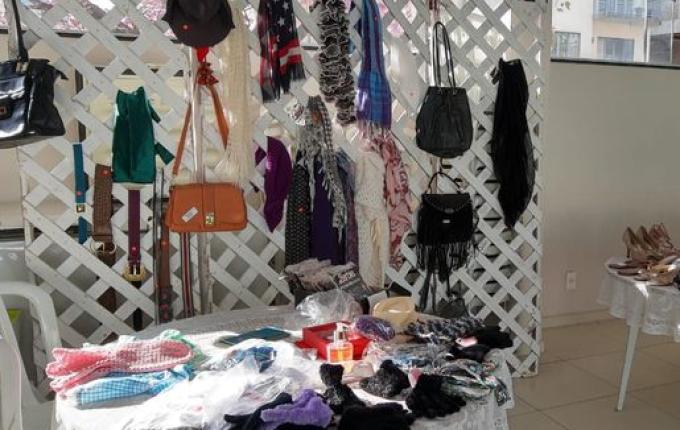 Voluntários realizam brechó em prol da Sofia Helena em SMO