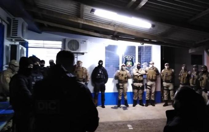 Operação resulta em quatro prisões por tráfico em Itapiranga e apreensão de balança e arma de fogo