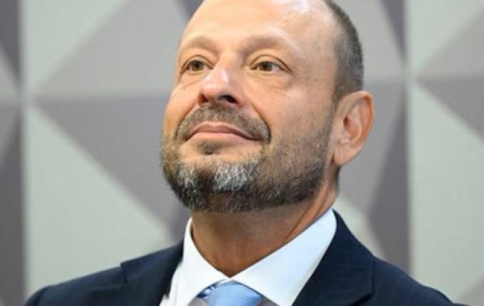 Presidente do INSS detalha histórico com Master e diz que ‘nunca se reuniu’ com Vorcaro