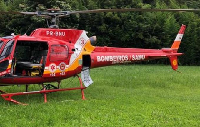Idoso cai de telhado sobre sua esposa, em Santa Catarina