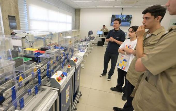 Vagas para jovem aprendiz crescem quase 35% em Santa Catarina em 2025