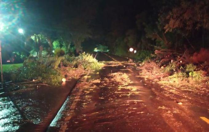 Deslizamento de terra bloqueia trânsito na SC-163