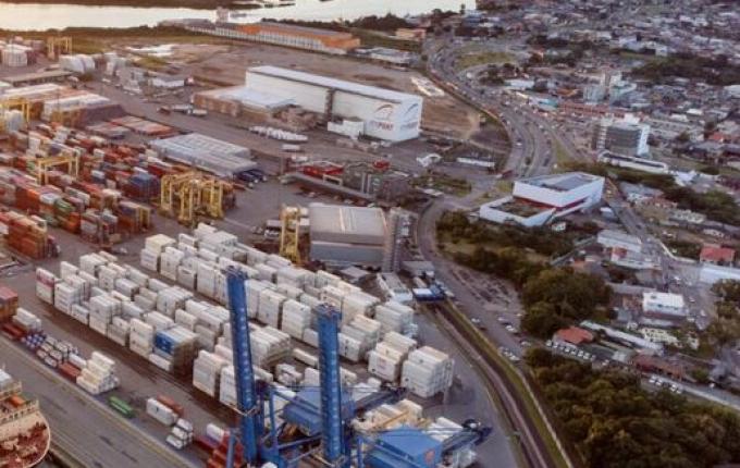 Exportadoras de SC sentem queda de 70% nos pedidos dos EUA antes do início do tarifaço