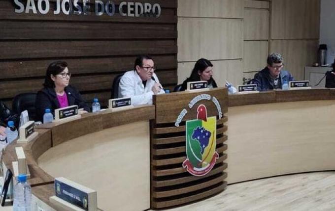 Apresentada emenda que prevê acabar com votação secreta de vetos