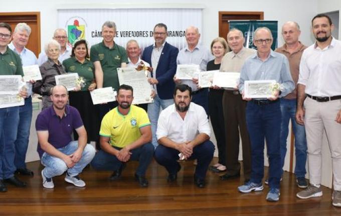 Câmara de Vereadores realiza sessão solene em homenagem ao Sicoob Creditapiranga