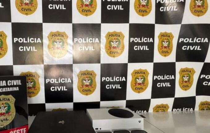 Operação contra pornografia infantil cumpre mandados no Extremo Oeste