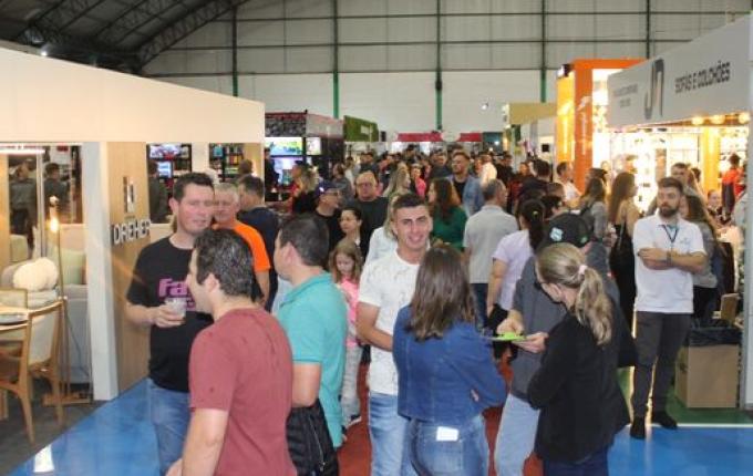 10ª FAIC de Iporã do Oeste tem grande movimentação no segundo dia