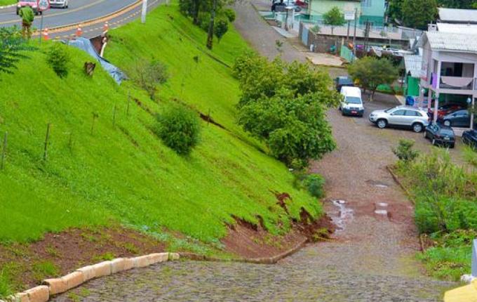 Quatro cidades da região têm risco alto para deslizamentos, alerta Defesa Civil