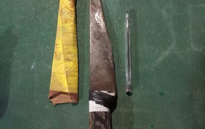 Polícia apreende droga e arma branca em bar de Campo Erê