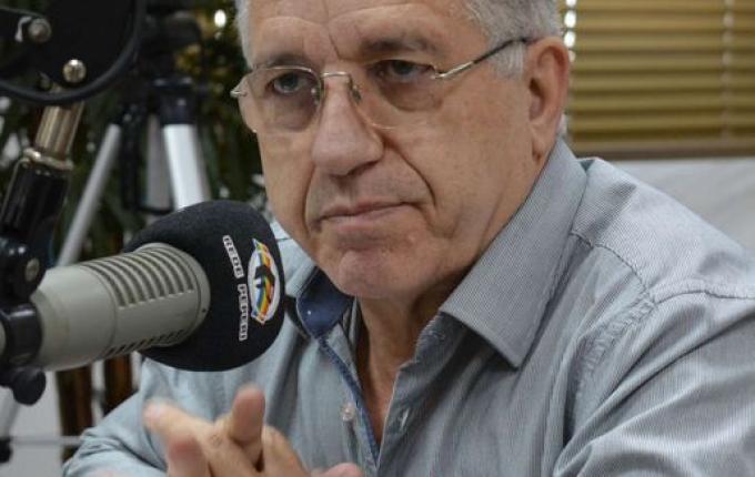 Preço do leite pode chegar à R$ 5 e supermercadista denuncia abuso de valores