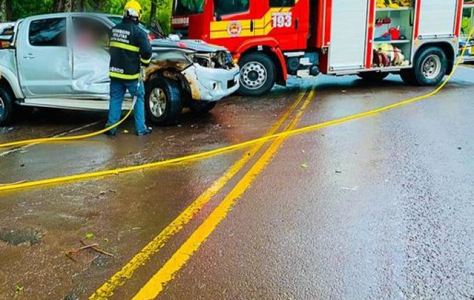 Colisão entre carros deixa feridos na SC 163, em Itapiranga