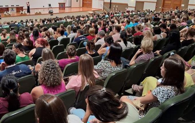 Educação realiza evento de encerramento do ano letivo em SMO