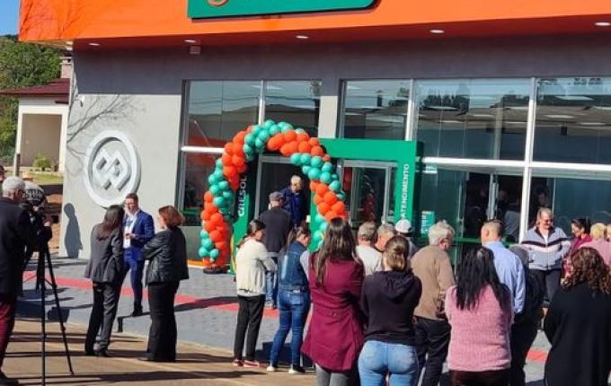 Cresol reinaugura em novo e amplo espaço em Princesa; fotos