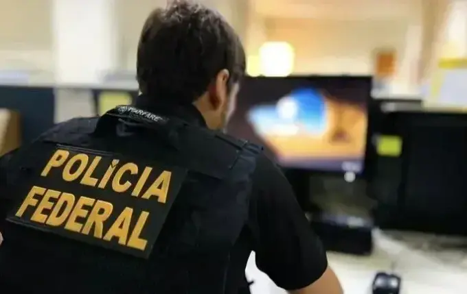 PF faz operação contra lavagem de dinheiro e bloqueia R$ 316 milhões