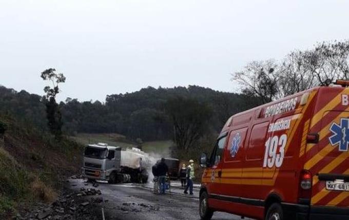 Caminhoneiro envolvido em colisão na BR-282 é indiciado pela Polícia Civil