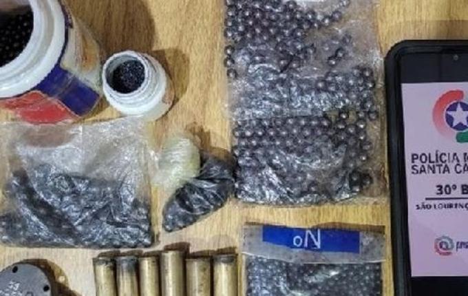 PM apreende materiais para fabricação de munições em São Lourenço do Oeste