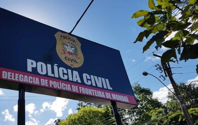 Polícia Civil de Mondaí cumpre três mandados de prisão